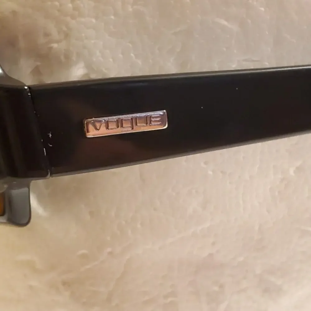 Vogue VO2327-S Sunglasses Frames W44/6. Size 52x18x130